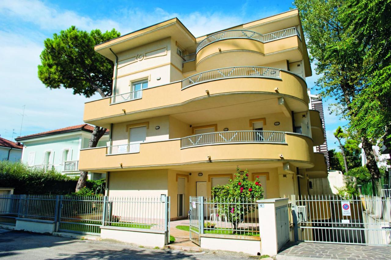 Residenza Raggio Apartman Riccione Kültér fotó