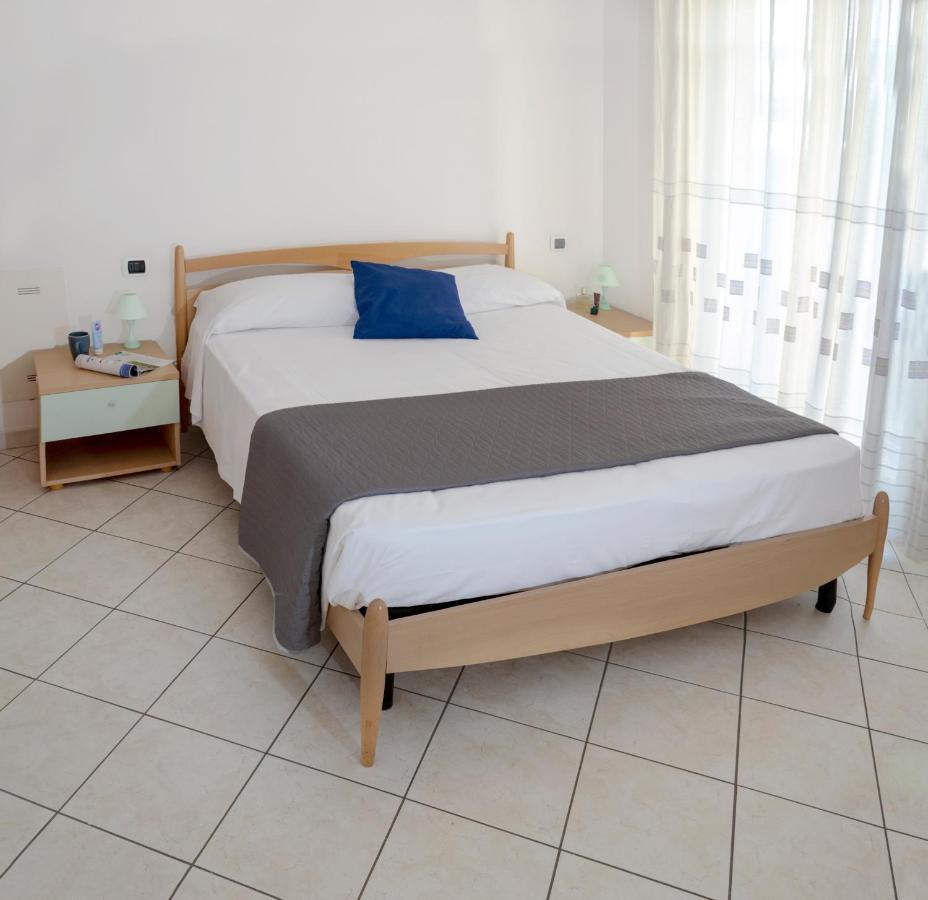 Residenza Raggio Apartman Riccione Kültér fotó