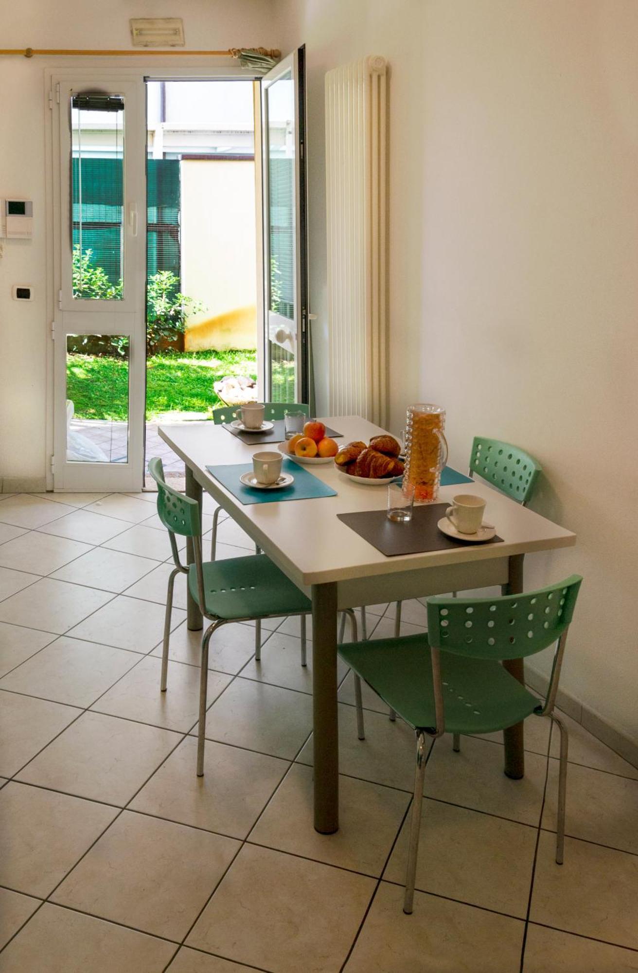 Residenza Raggio Apartman Riccione Kültér fotó